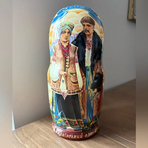 2010 Ukrainian Nesting Dolls Set of 7 Matryoshka in Traditional Costume Kyiv GUC - Picture 2 of 9